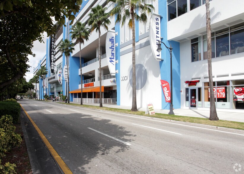 More Photos Of 3301 Coral Way, Miami Unknown For Lease