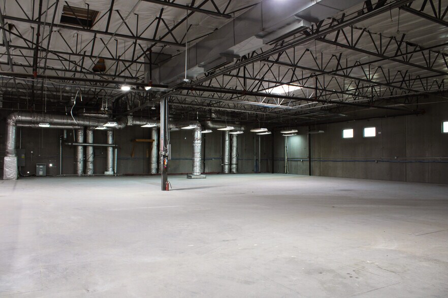 More Photos Of 7511 Eastgate Rd, Henderson Warehouse For Sale