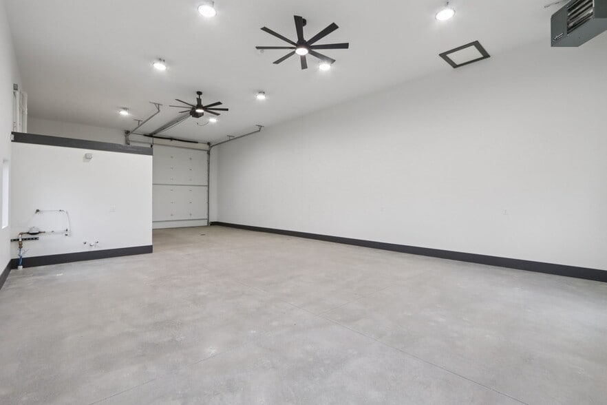 More Photos Of 407 Wengel dr, Reedsburg Light Manufacturing For Sale