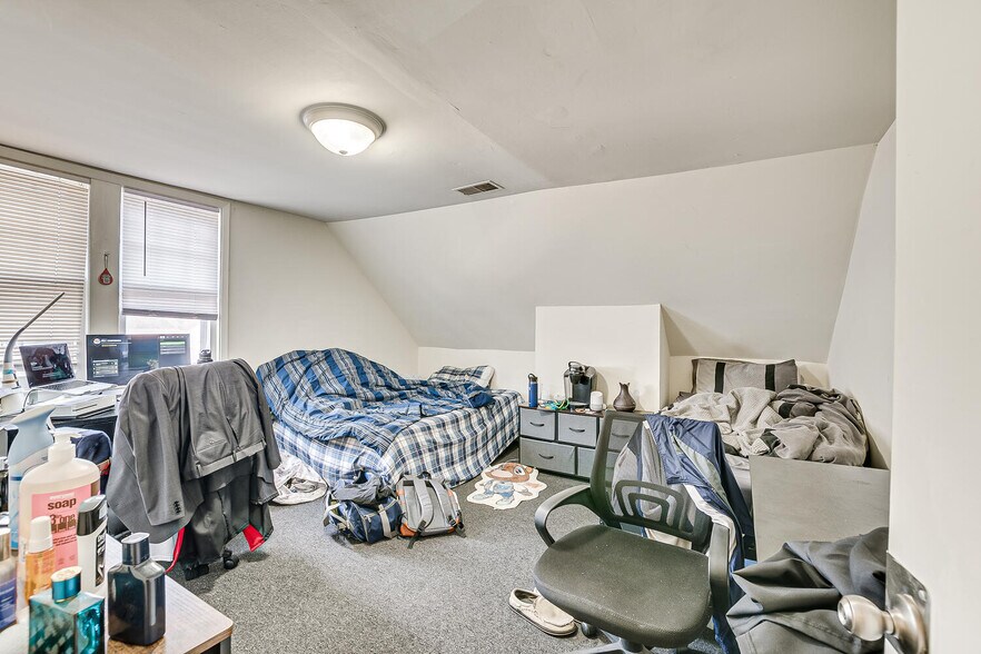 More Photos Of 173 Hamilton St, New Brunswick Specialty For Sale