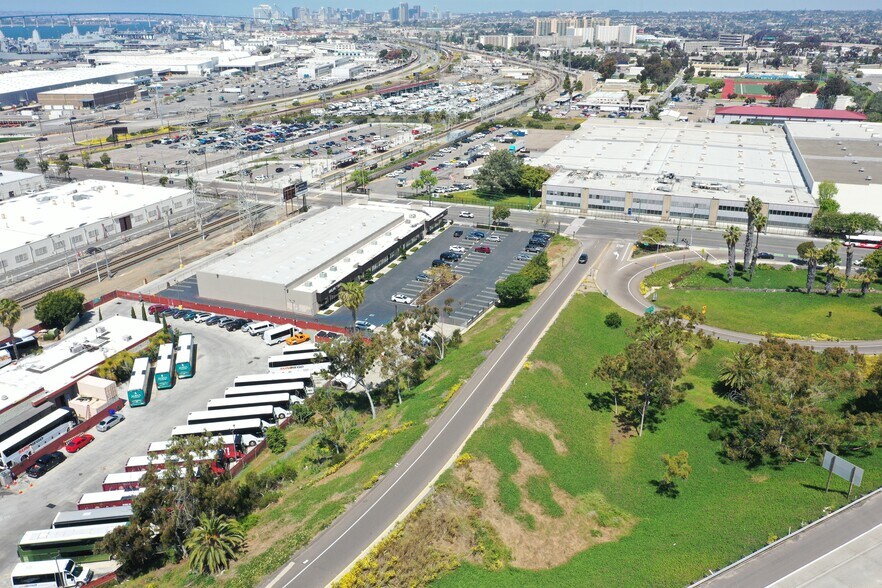 More Photos Of 408-444 W 8th St, National City Distribution For Lease