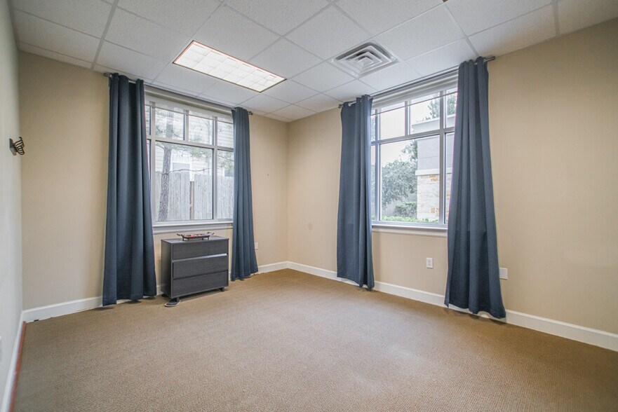 More Photos Of 2219 Sawdust Rd, The Woodlands Medical For Sale