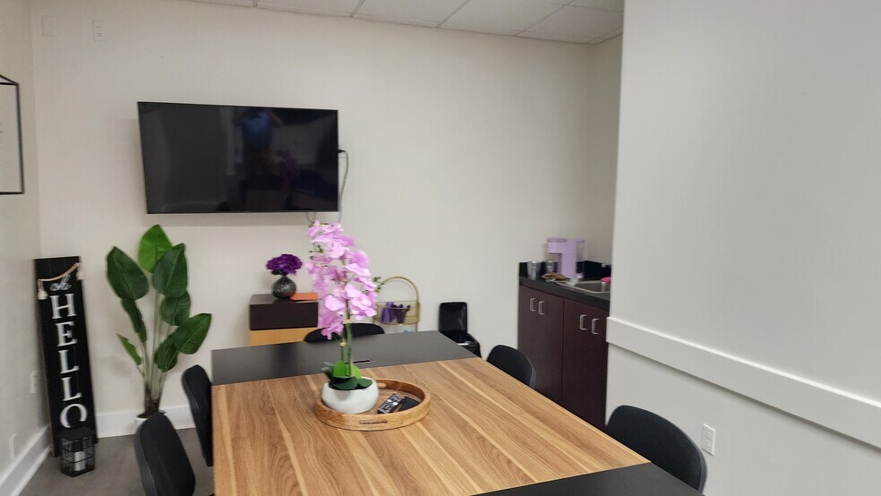 More Photos Of 43344 Highway 27, Davenport Coworking Space