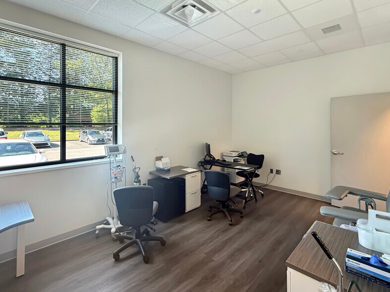 More Photos Of 4280 Watermelon Rd, Northport Office For Sale