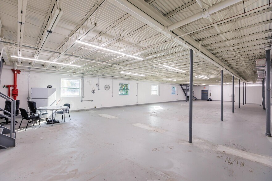 More Photos Of 2801 Greene St, Hollywood Industrial For Sale