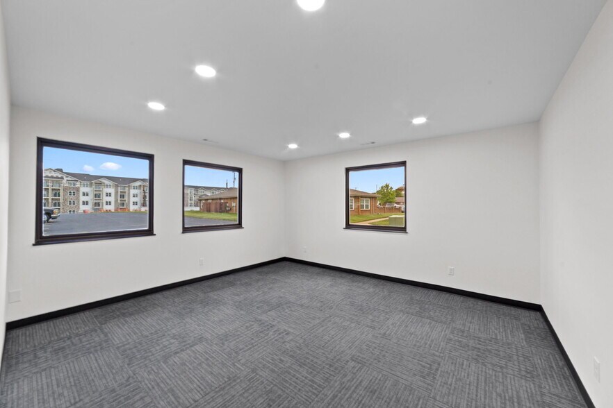 More Photos Of 3910 S Old Highway 94, Saint Charles Unknown For Lease