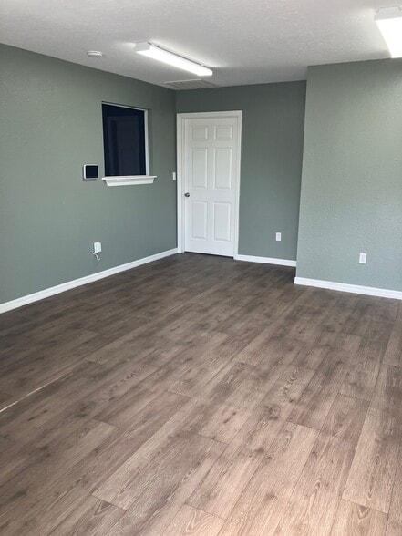 More Photos Of 7660 SE 59th Ct, Ocala Flex For Lease