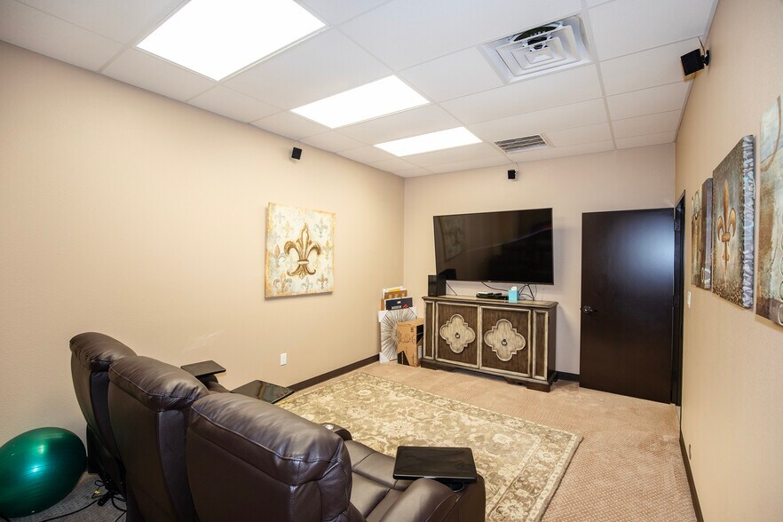 More Photos Of 1145 Butler Rd, League City Office For Sale