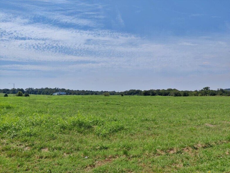 More Photos Of 905 Airport Parkway, Tahlequah Land For Sale