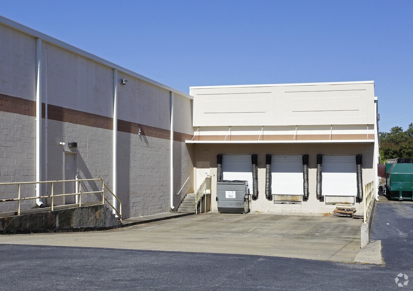 More Photos Of 2911 Airport Thruway, Columbus Unknown For Lease