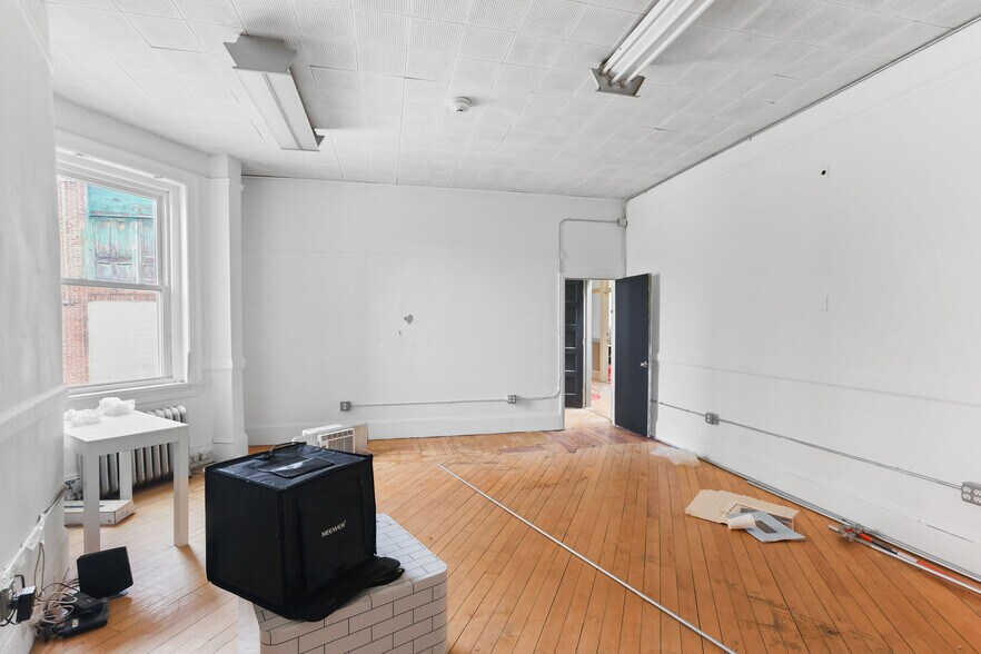 More Photos Of 31-33 Summer St, Pawtucket General Retail For Sale