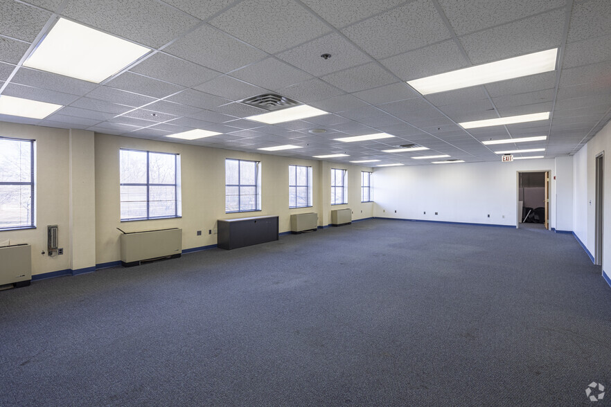 More Photos Of 8850 Richmond Hwy, Alexandria Office For Lease