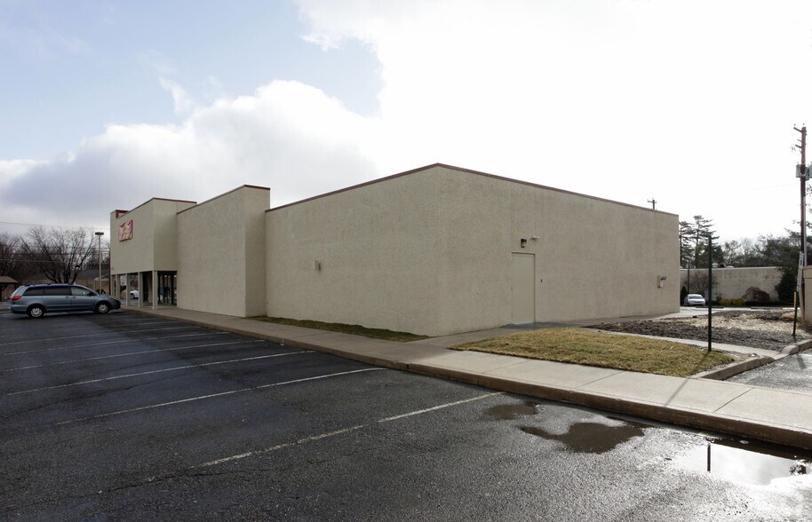 Primary Photo Of 1800-1818 State Hill Rd, Wyomissing Unknown For Lease