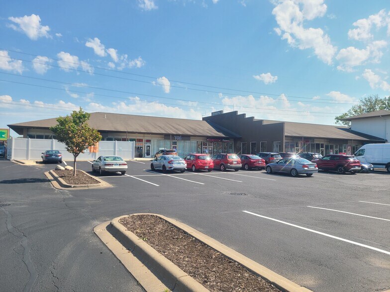 More Photos Of 3186 Long Lake Rd, Roseville Unknown For Lease