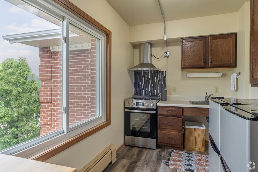 More Photos Of 605 Chase Blvd, Sun Prairie Apartments For Lease
