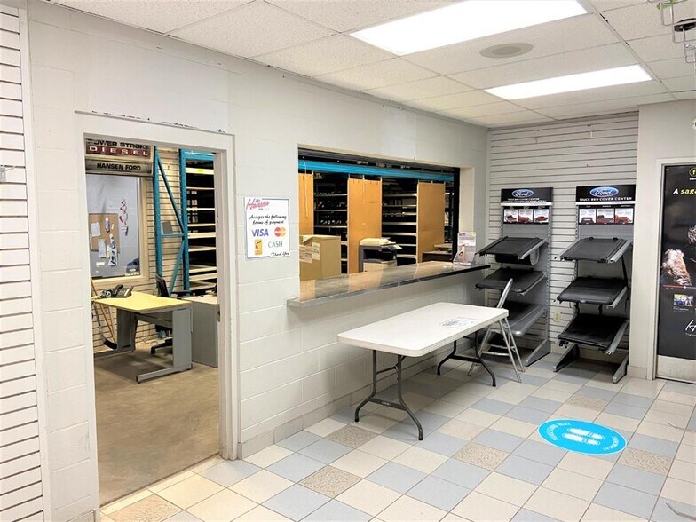 More Photos Of 10101 112 St, Grande Prairie Auto Dealership For Sale