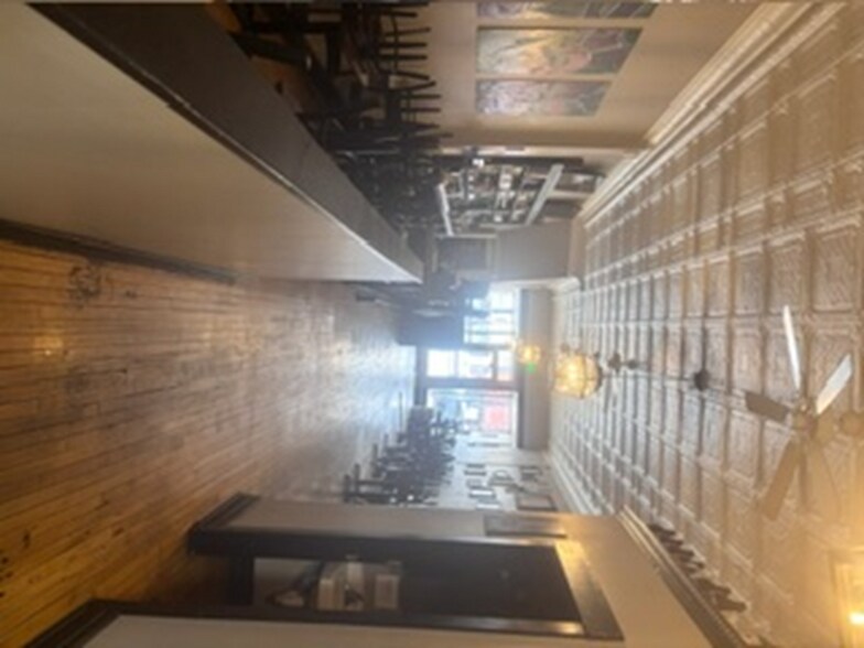 More Photos Of 518 Lincolnway, La Porte Storefront Retail Residential For Sale