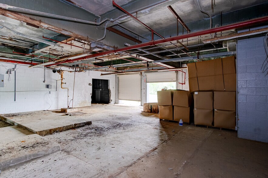 More Photos Of 1664 Sharon Rd, Washington Warehouse For Sale