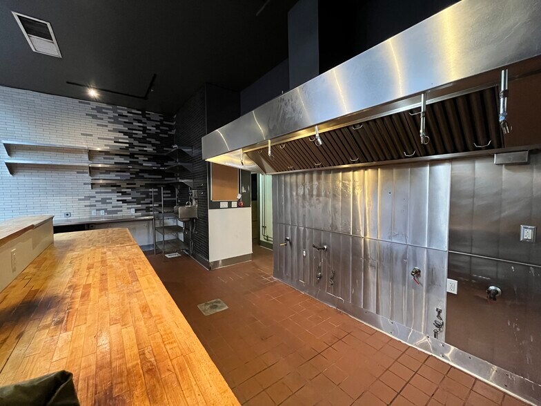 More Photos Of 2123 Franklin St, Oakland Restaurant For Lease