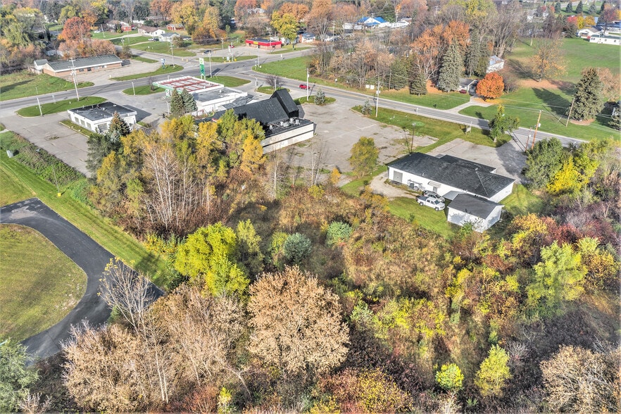 More Photos Of 5030 Coldwater Rd, Flint Freestanding For Lease