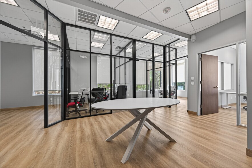 More Photos Of 8350 Ashlane Way, The Woodlands Medical For Lease