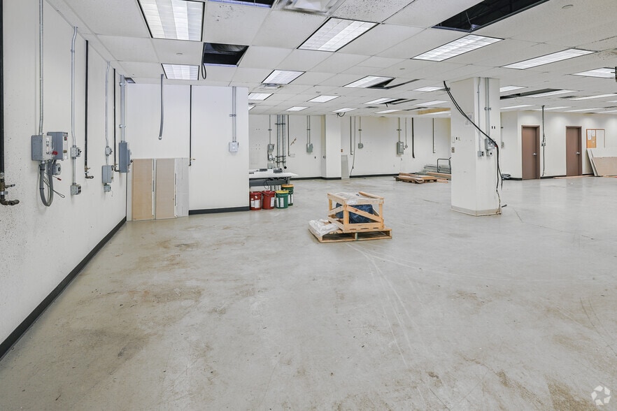 More Photos Of 1740 Golden Mile Hwy, Monroeville Research And Development For Lease