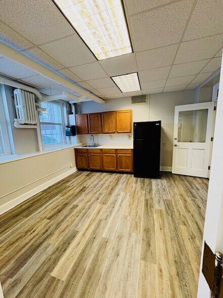 More Photos Of 9 Green St, Augusta Office For Lease