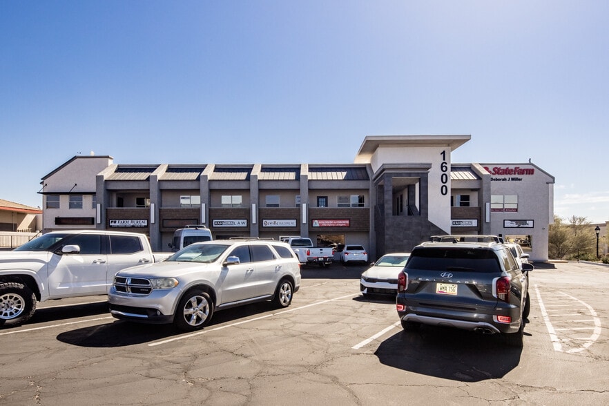 More Photos Of 1600 Mcculloch Blvd N, Lake Havasu City General Retail For Lease
