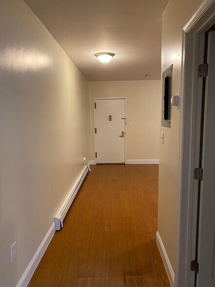 More Photos Of 533 E 2nd Ave, Roselle Apartments For Sale