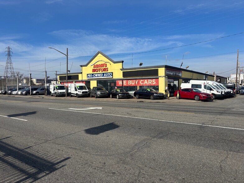 Primary Photo Of 553 Burnside Ave, Inwood Industrial For Lease