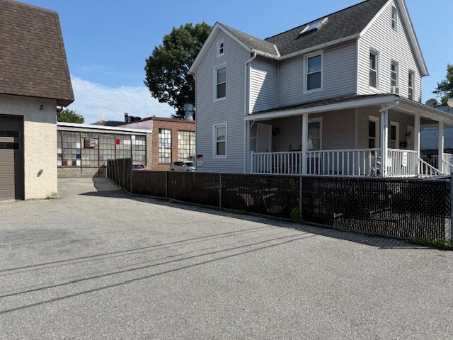 More Photos Of 15 Center St, Pleasantville Warehouse For Lease