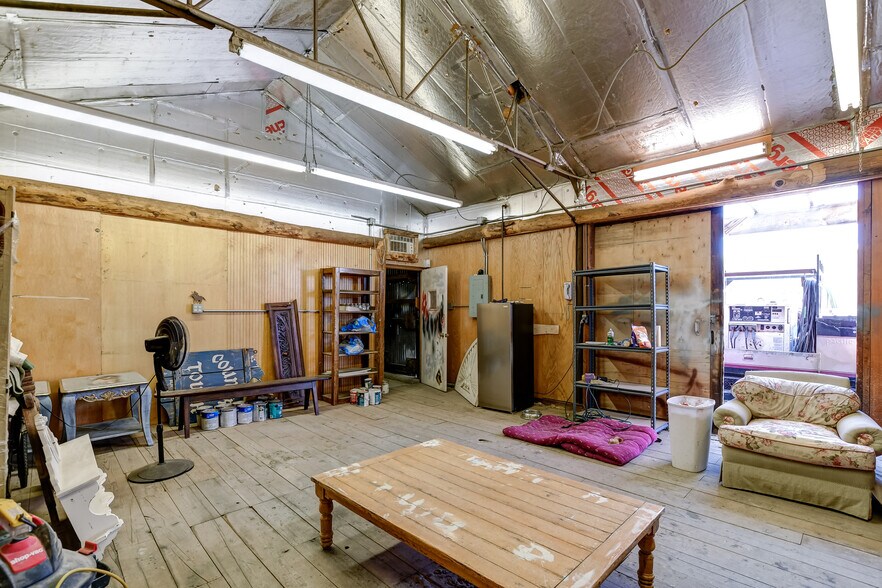 More Photos Of 495 E Z St, Prescott Showroom For Sale