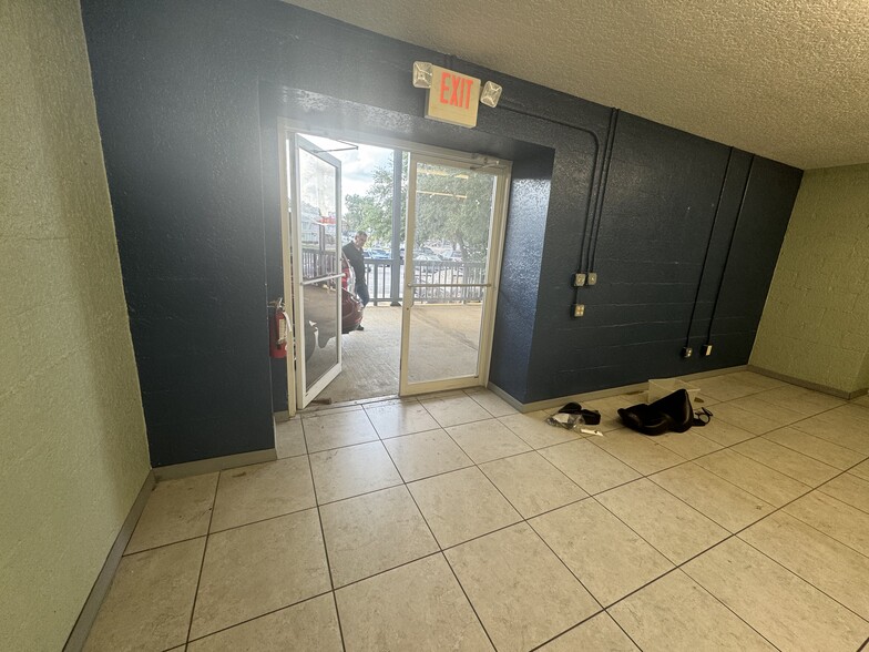 More Photos Of 800 N State St, Bunnell Storefront For Sale