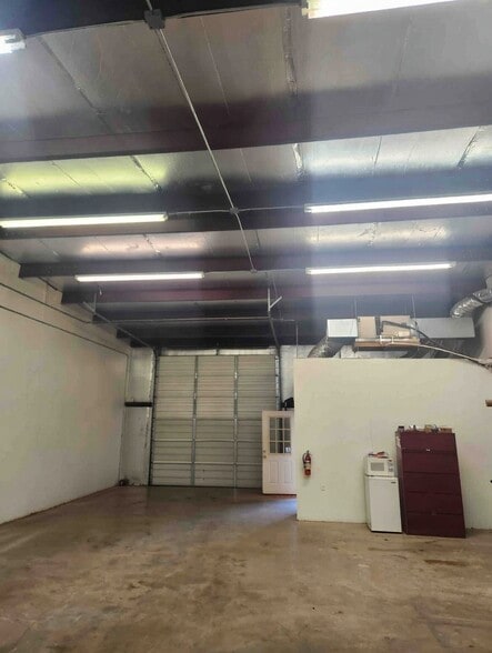 More Photos Of 908 N Twin Creek Dr, Killeen Warehouse For Lease