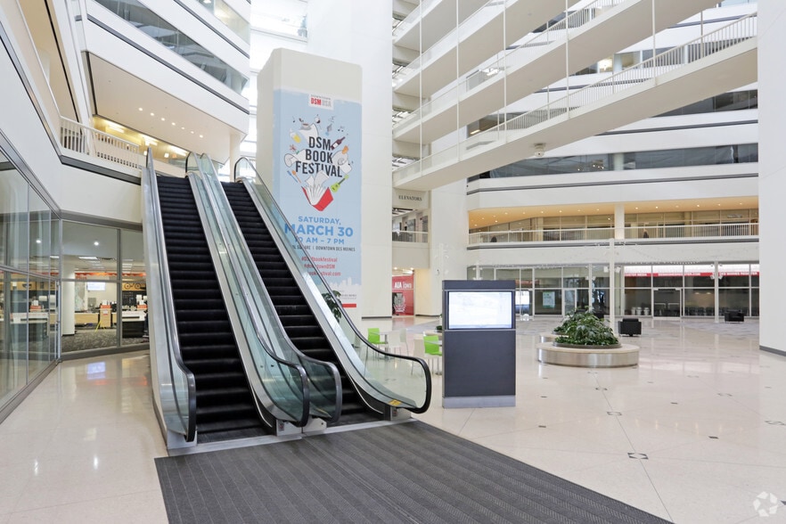 More Photos Of 400 Locust St, Des Moines Office For Lease