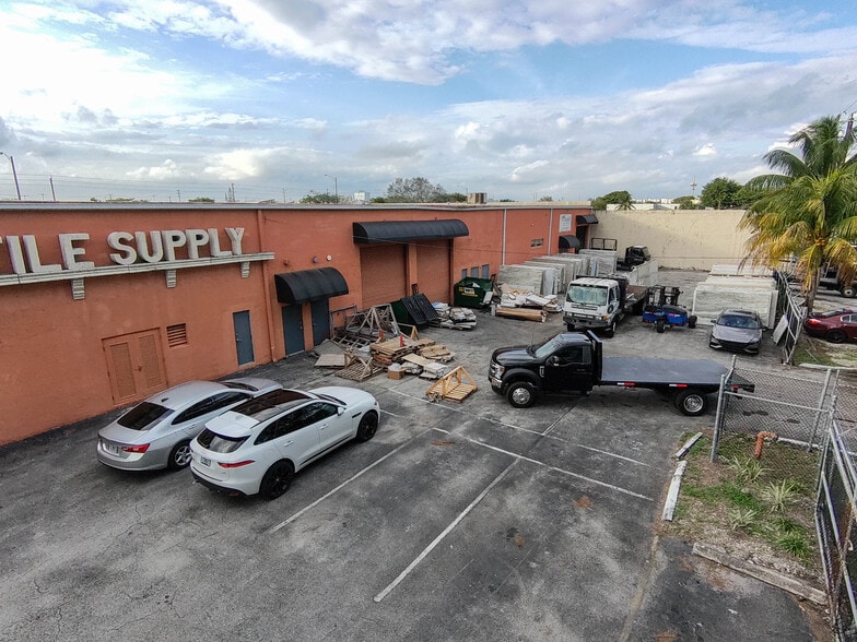 Primary Photo Of 5711 NE 14th Ave, Fort Lauderdale Warehouse For Lease