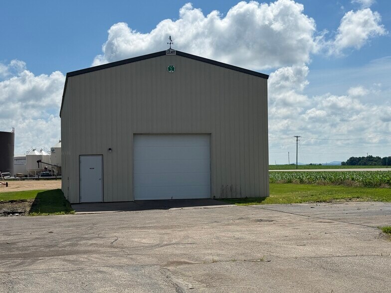 More Photos Of 2000 Industrial Park Rd, Lancaster Manufacturing For Sale