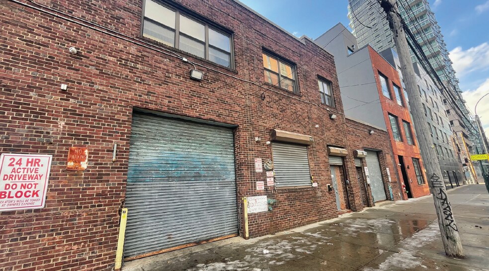 Primary Photo Of 514 47th Ave, Long Island City Warehouse For Lease