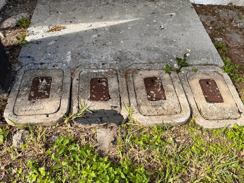 More Photos Of 701 W King St, Cocoa Warehouse For Sale