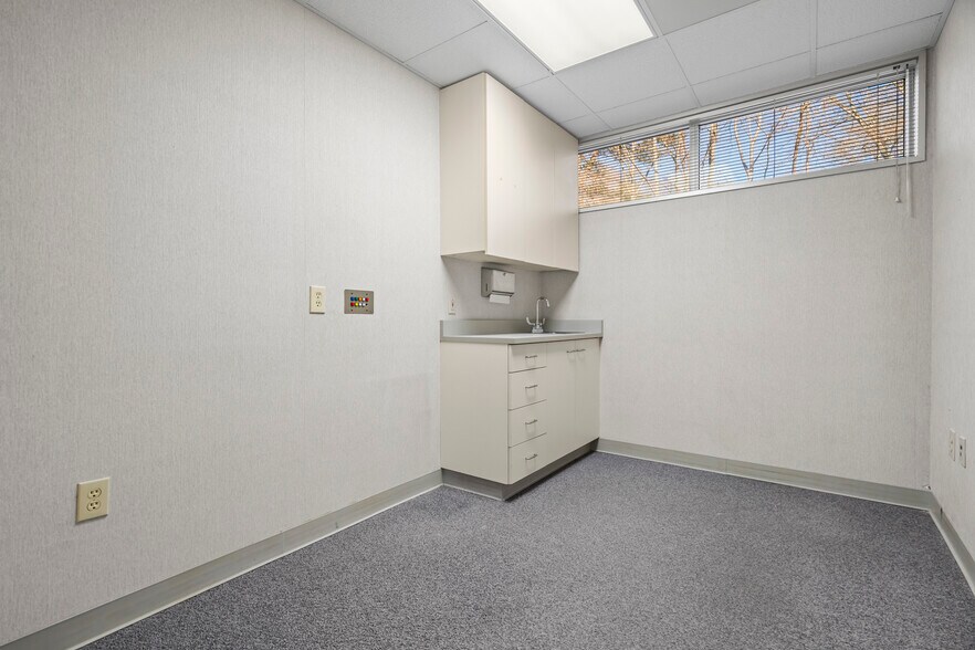 More Photos Of 170 Cardiology Pl, Commerce Healthcare For Lease