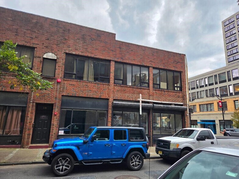 More Photos Of 144 Washington St, Newark Storefront Retail Office For Lease