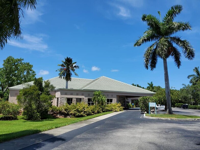 More Photos Of 5601 21st Ave W, Bradenton Office For Lease