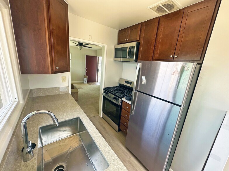 More Photos Of 612 N Olive St, Anaheim Apartments For Sale