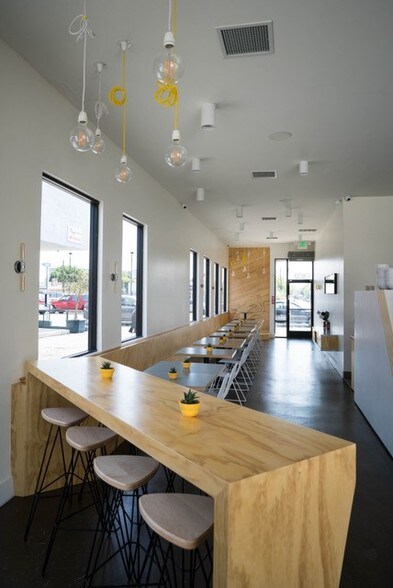 More Photos Of 2560 Lincoln Blvd, Venice Freestanding For Lease