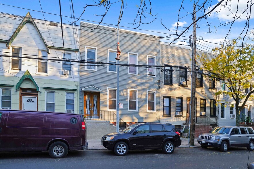 More Photos Of 1920 Palmetto St, Ridgewood Dormitory For Sale