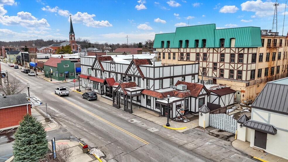 More Photos Of 35 S Main St, Batesville Warehouse For Sale