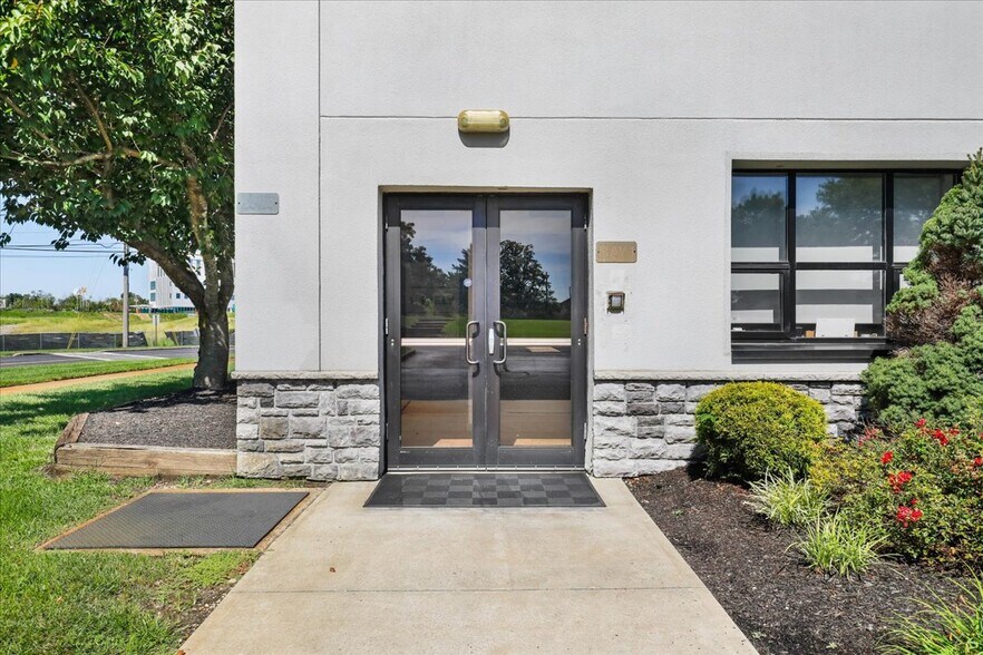 More Photos Of 1 Radar Way, Tinton Falls Office For Lease