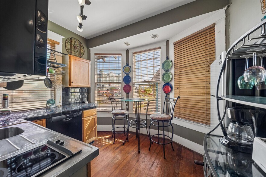 More Photos Of 715 Broadway St, Galveston Specialty For Sale