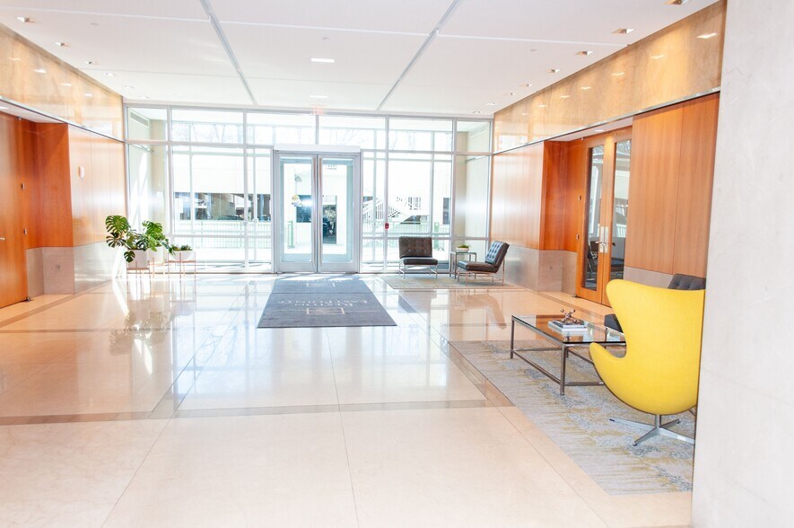 More Photos Of 11091 Sunset Hills Rd, Reston Office For Lease