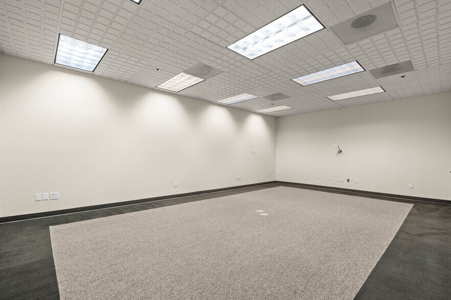 More Photos Of 400 Seaport Ct, Redwood City Medical For Lease